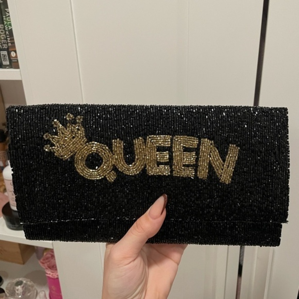 Beaded Queen Clutch - Black and Gold